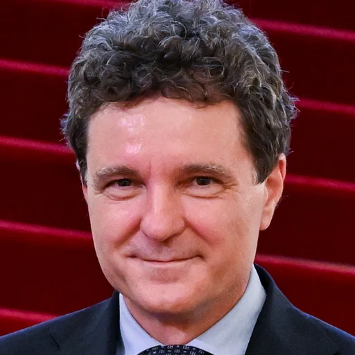 Nicușor Dan portrait